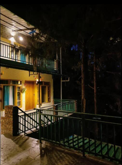 The Hill Story, Entire Chalet, Offbeat,Cozy Массури Экстерьер фото