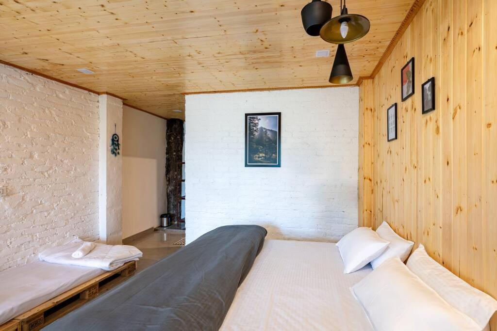 The Hill Story, Entire Chalet, Offbeat,Cozy Массури Экстерьер фото