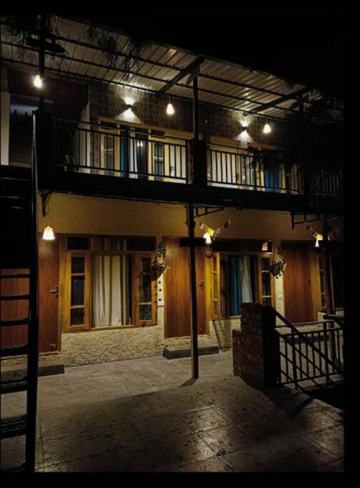 The Hill Story, Entire Chalet, Offbeat,Cozy Массури Экстерьер фото